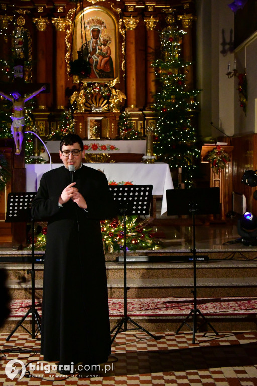 Parafianie z Tereszpola wyśpiewali chwałę przy szopce