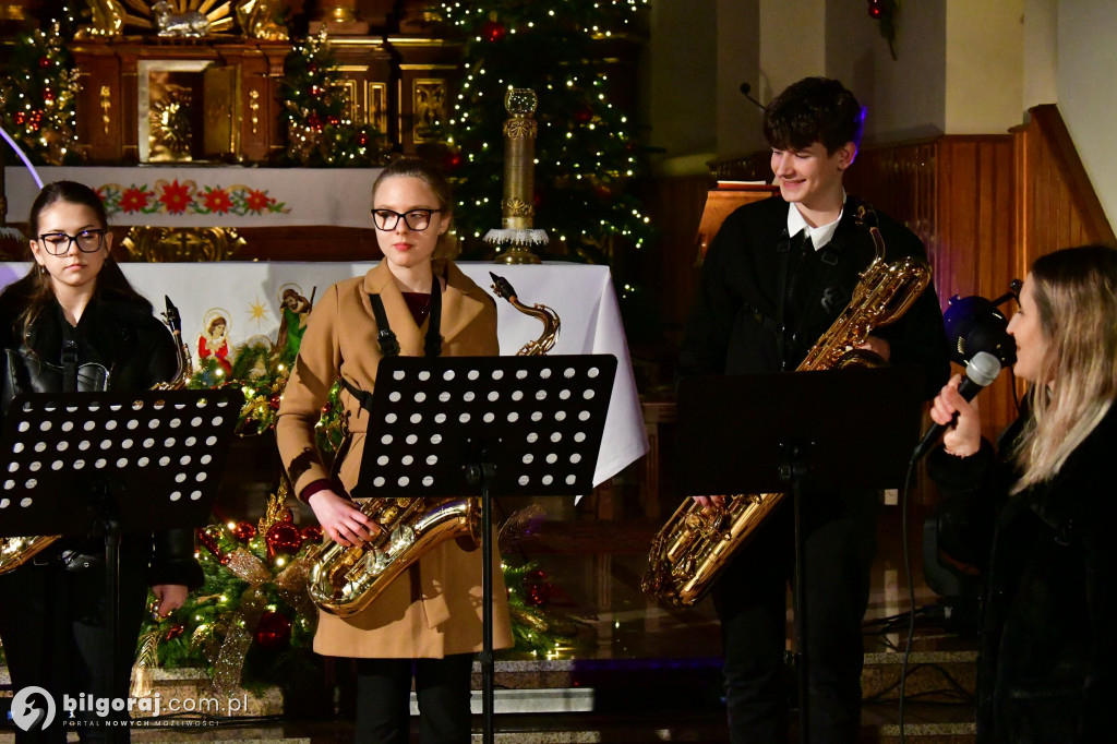 Parafianie z Tereszpola wyśpiewali chwałę przy szopce