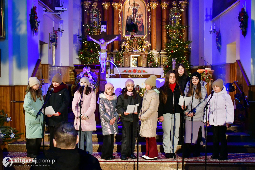 Parafianie z Tereszpola wyśpiewali chwałę przy szopce