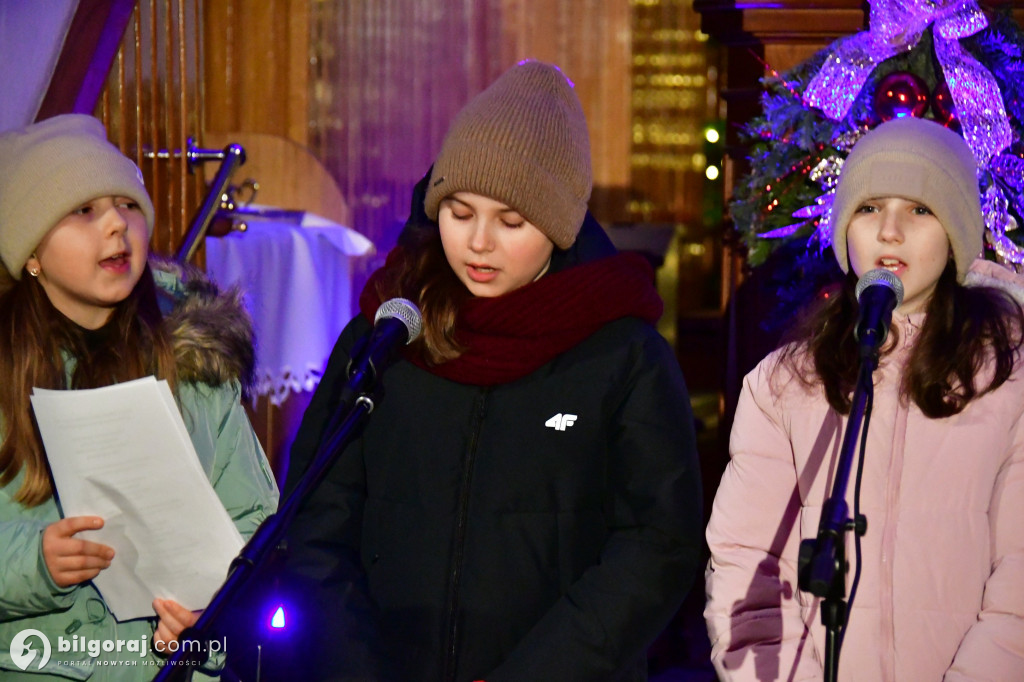 Parafianie z Tereszpola wyśpiewali chwałę przy szopce