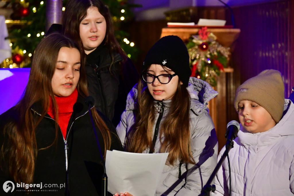Parafianie z Tereszpola wyśpiewali chwałę przy szopce
