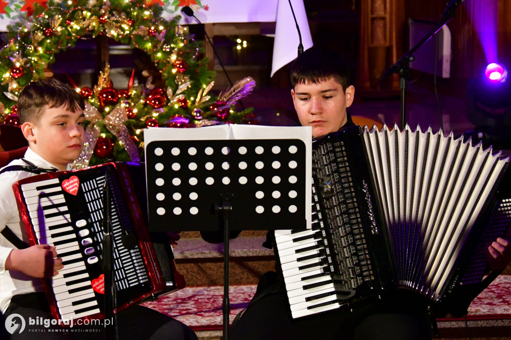 Parafianie z Tereszpola wyśpiewali chwałę przy szopce