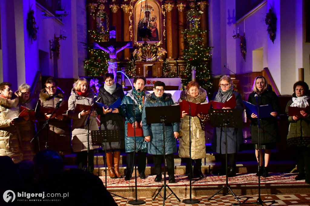 Parafianie z Tereszpola wyśpiewali chwałę przy szopce