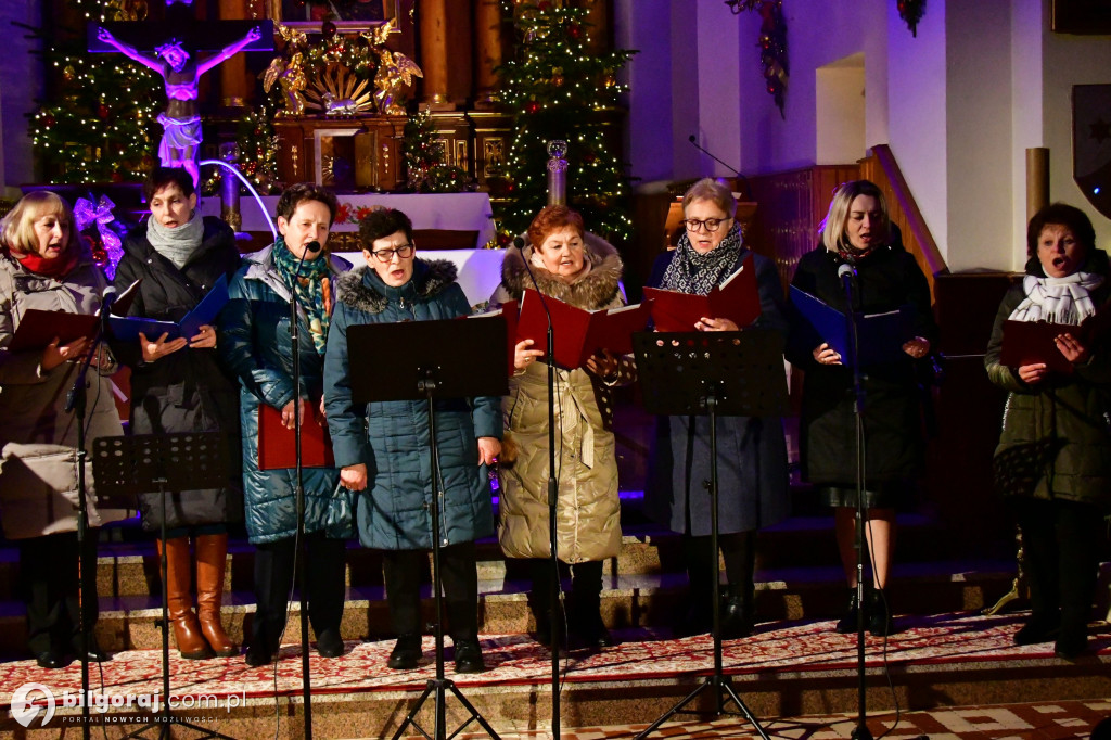 Parafianie z Tereszpola wyśpiewali chwałę przy szopce