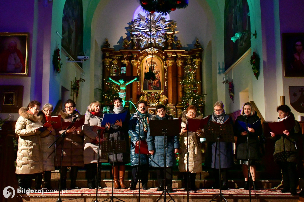 Parafianie z Tereszpola wyśpiewali chwałę przy szopce
