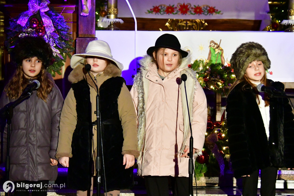 Parafianie z Tereszpola wyśpiewali chwałę przy szopce