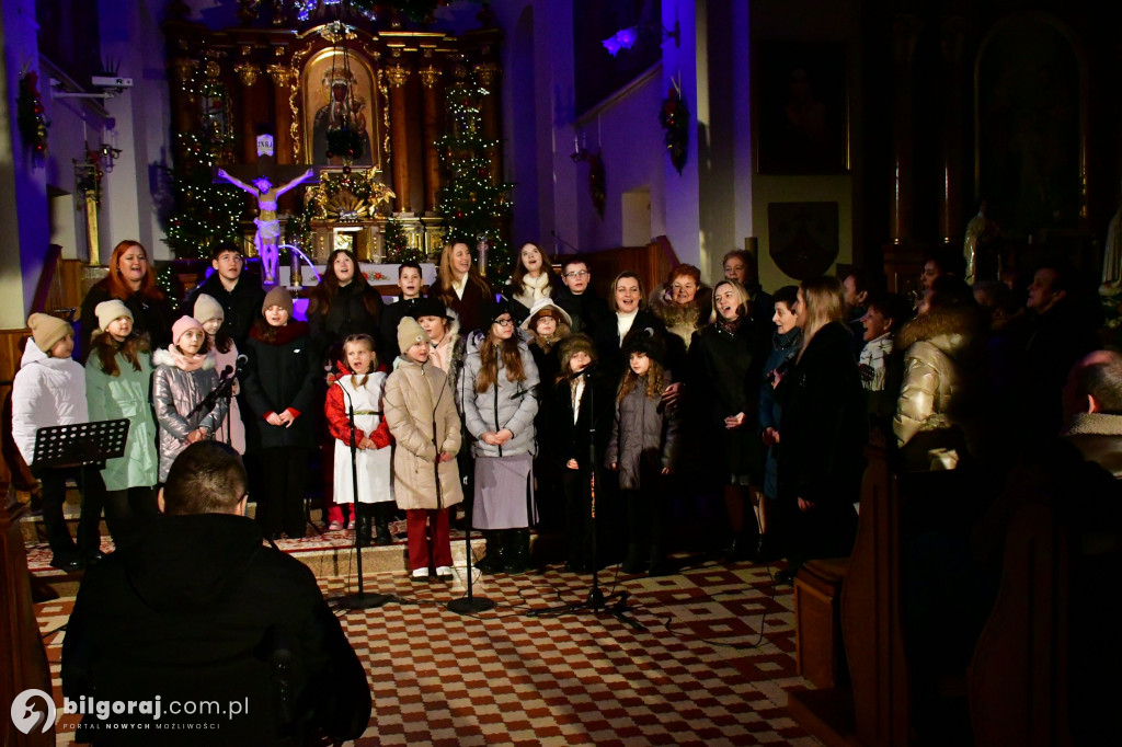 Parafianie z Tereszpola wyśpiewali chwałę przy szopce