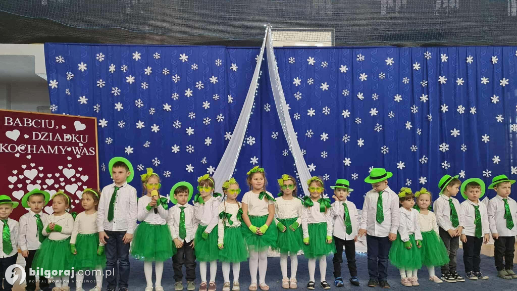 Święto pełne wzruszeń i radości w Szkole Podstawowej w Dereźni Solskiej
