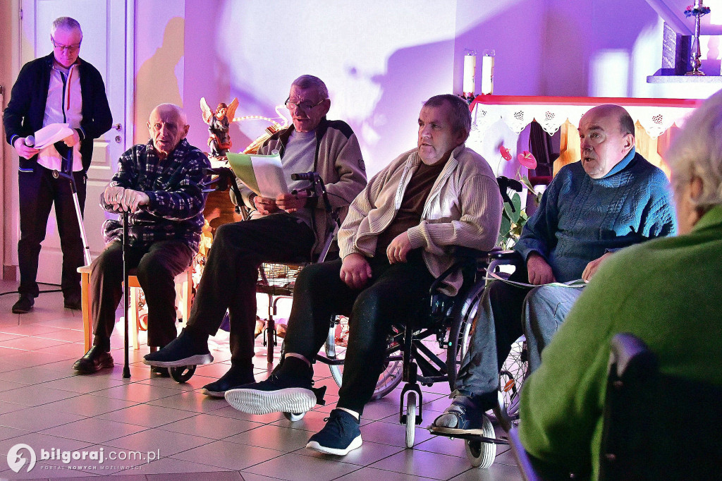 Kolędowanie w DPS dla Kombatantów