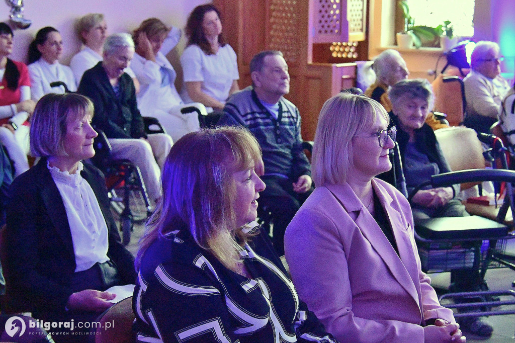 Kolędowanie w DPS dla Kombatantów