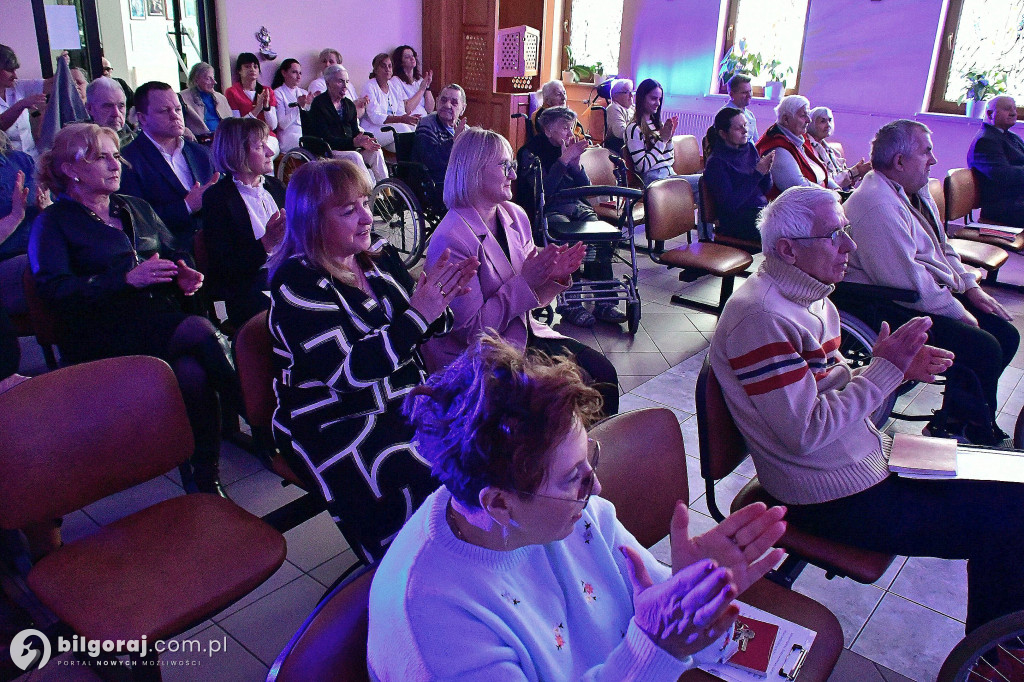 Kolędowanie w DPS dla Kombatantów