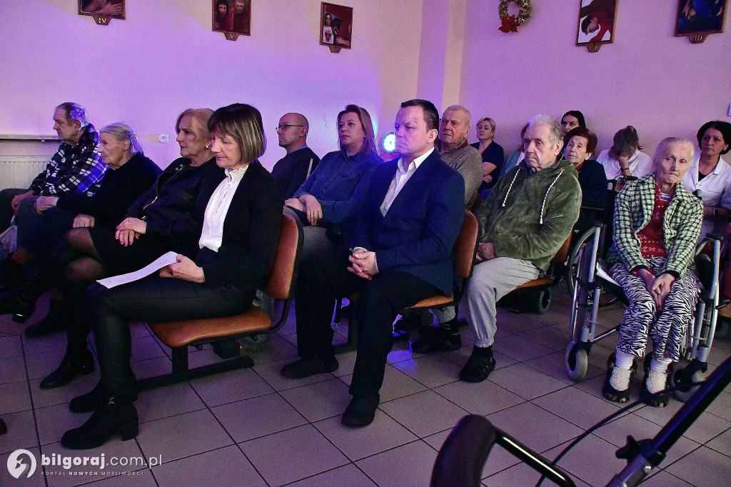 Kolędowanie w DPS dla Kombatantów