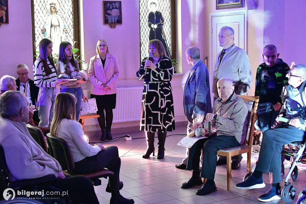 Kolędowanie w DPS dla Kombatantów