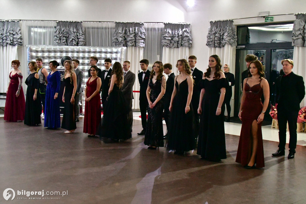 Studniówka RCEZ 2026. Krok w dorosłość przy dźwiękach narodowego tańca