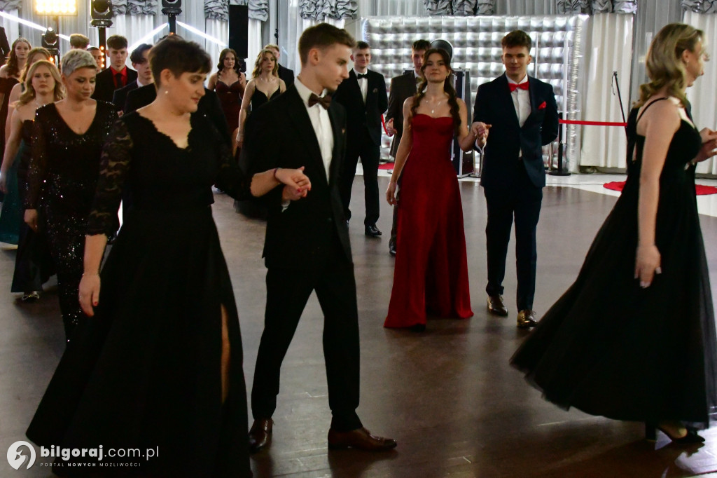 Studniówka RCEZ 2026. Krok w dorosłość przy dźwiękach narodowego tańca