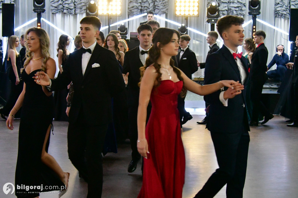 Studniówka RCEZ 2026. Krok w dorosłość przy dźwiękach narodowego tańca