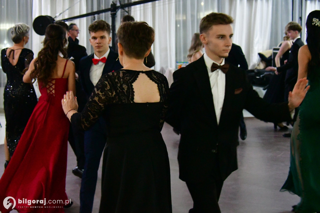 Studniówka RCEZ 2026. Krok w dorosłość przy dźwiękach narodowego tańca