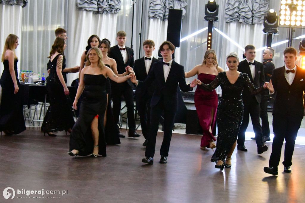 Studniówka RCEZ 2026. Krok w dorosłość przy dźwiękach narodowego tańca