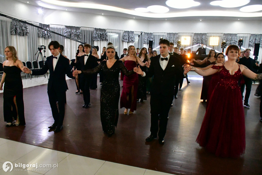 Studniówka RCEZ 2026. Krok w dorosłość przy dźwiękach narodowego tańca