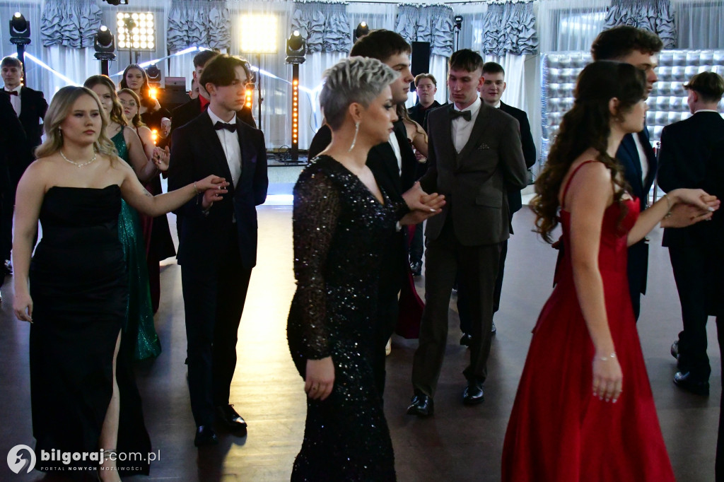 Studniówka RCEZ 2026. Krok w dorosłość przy dźwiękach narodowego tańca