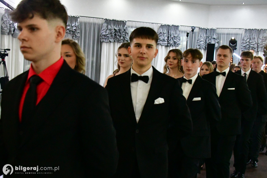 Studniówka RCEZ 2026. Krok w dorosłość przy dźwiękach narodowego tańca