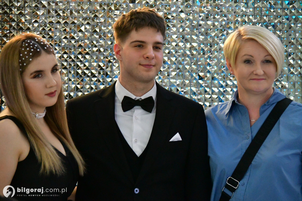 Studniówka RCEZ 2026. Krok w dorosłość przy dźwiękach narodowego tańca