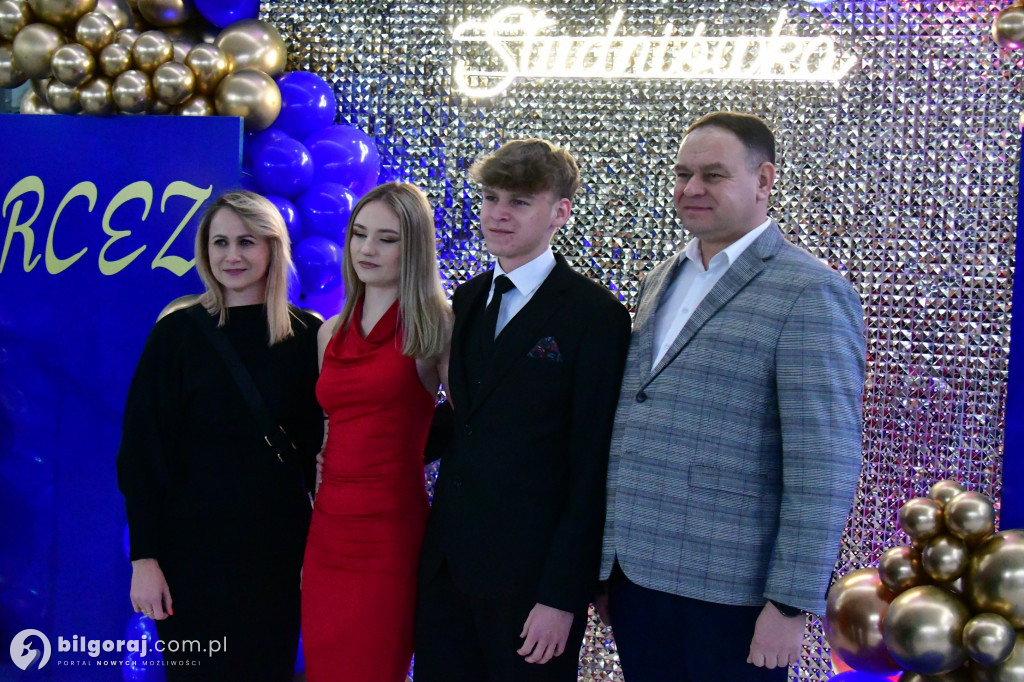 Studniówka RCEZ 2026. Krok w dorosłość przy dźwiękach narodowego tańca