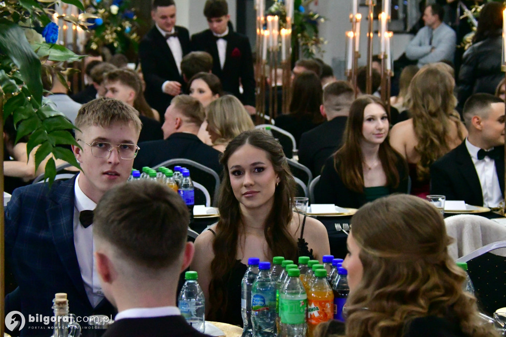 Studniówka RCEZ 2026. Krok w dorosłość przy dźwiękach narodowego tańca