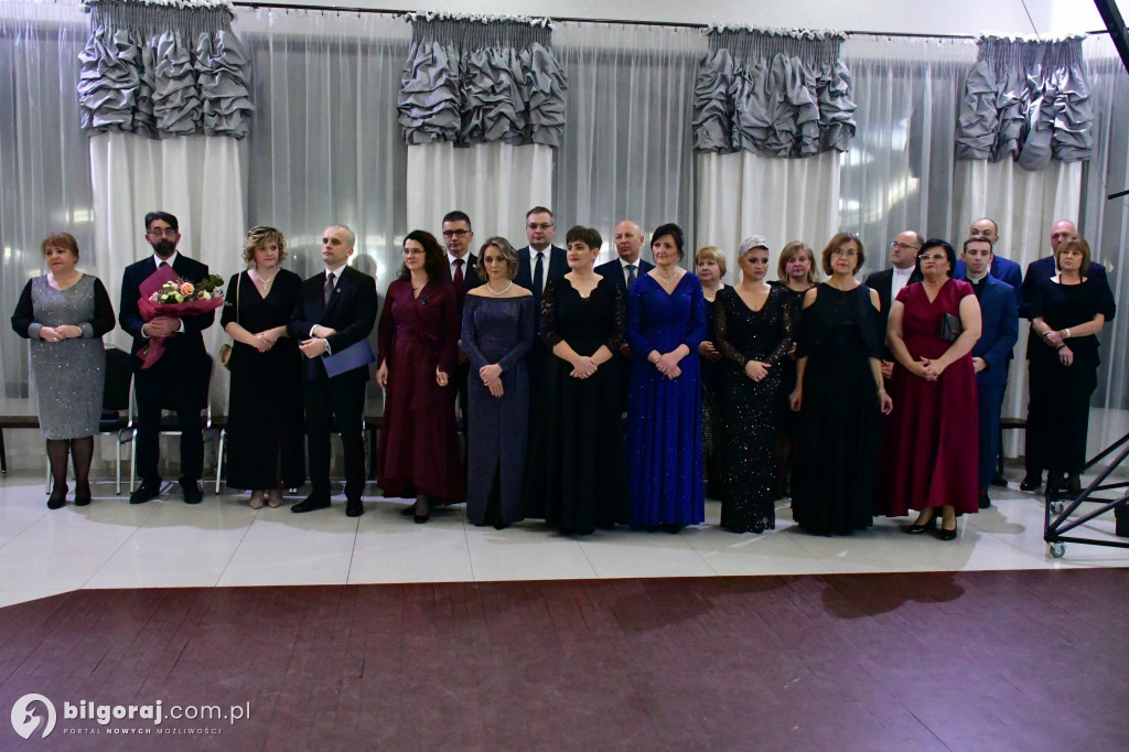 Studniówka RCEZ 2026. Krok w dorosłość przy dźwiękach narodowego tańca