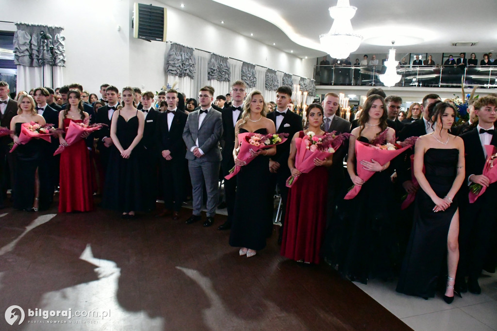 Studniówka RCEZ 2026. Krok w dorosłość przy dźwiękach narodowego tańca