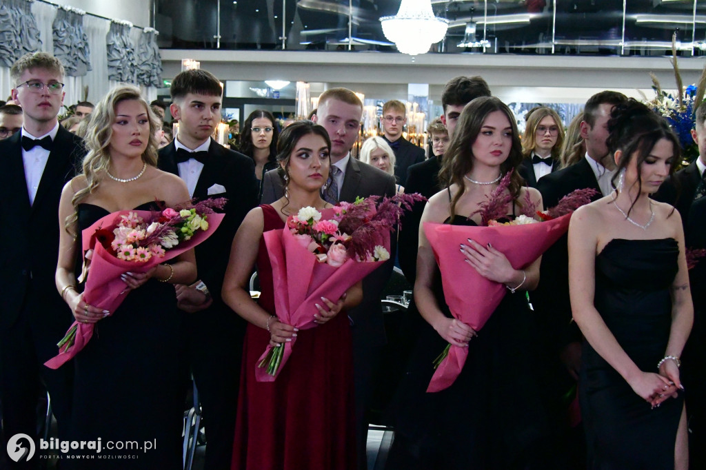 Studniówka RCEZ 2026. Krok w dorosłość przy dźwiękach narodowego tańca