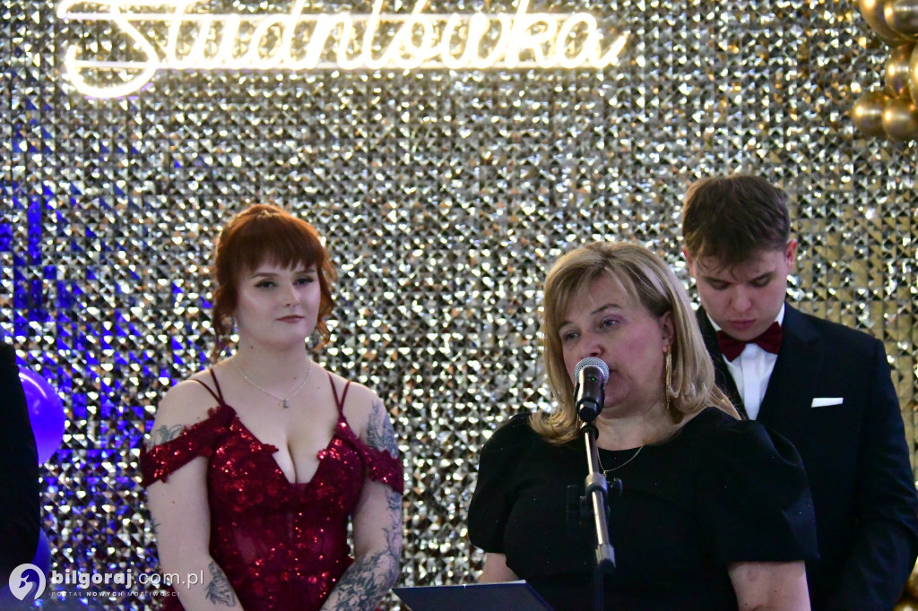 Studniówka RCEZ 2026. Krok w dorosłość przy dźwiękach narodowego tańca