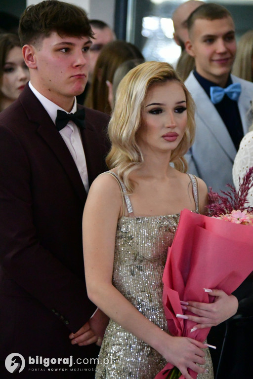 Studniówka RCEZ 2026. Krok w dorosłość przy dźwiękach narodowego tańca