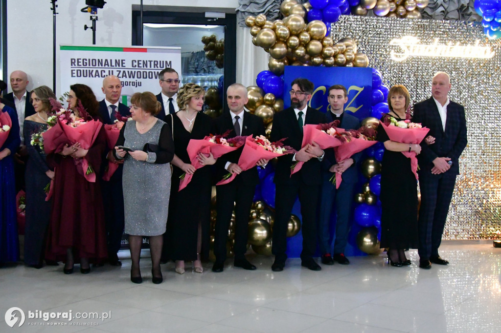 Studniówka RCEZ 2026. Krok w dorosłość przy dźwiękach narodowego tańca