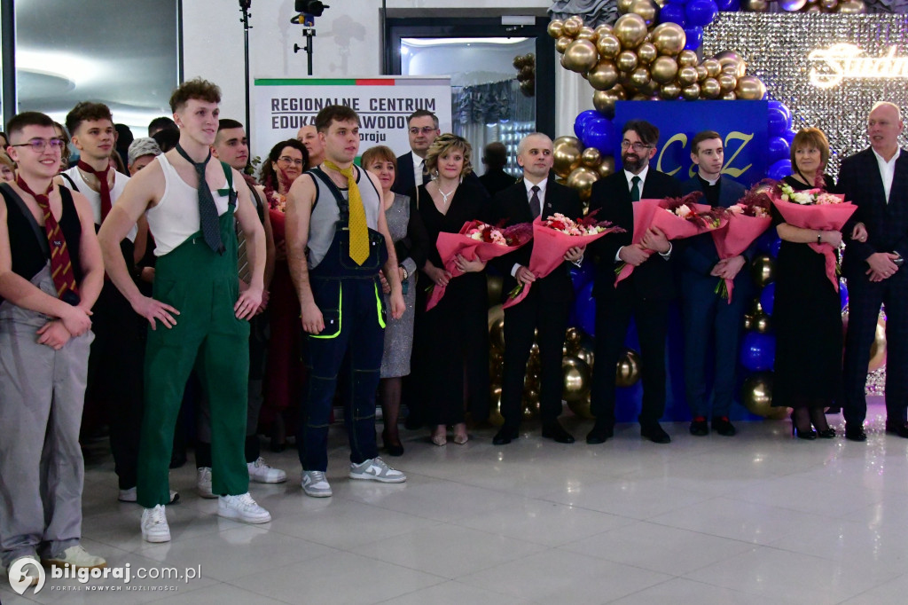 Studniówka RCEZ 2026. Krok w dorosłość przy dźwiękach narodowego tańca