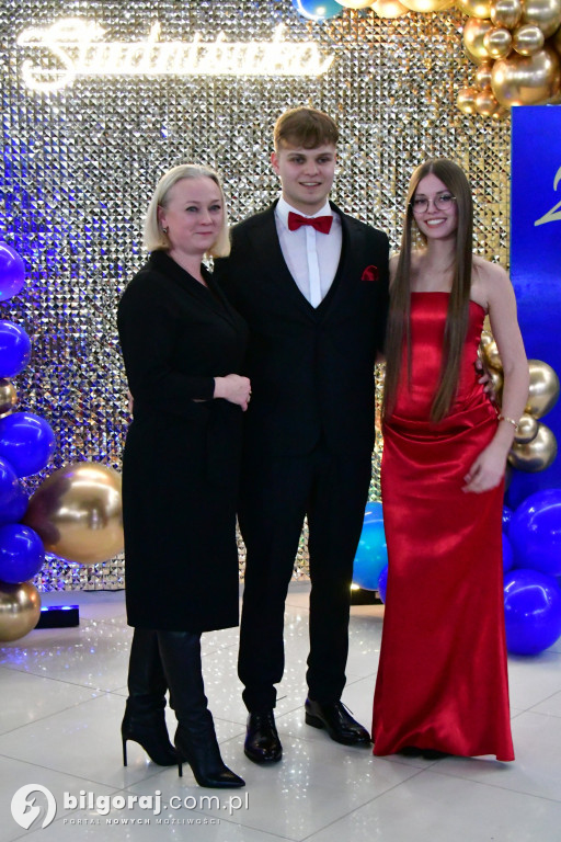 Studniówka RCEZ 2026. Krok w dorosłość przy dźwiękach narodowego tańca