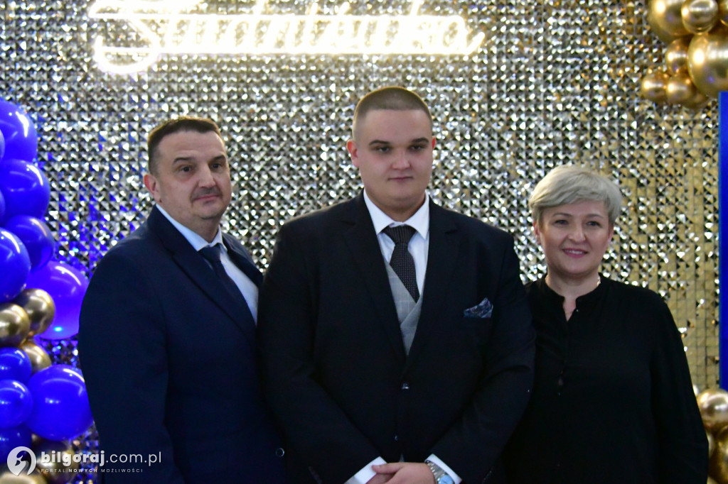 Studniówka RCEZ 2026. Krok w dorosłość przy dźwiękach narodowego tańca