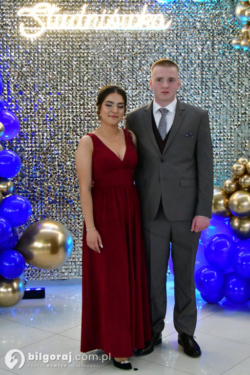 Studniówka RCEZ 2026. Krok w dorosłość przy dźwiękach narodowego tańca