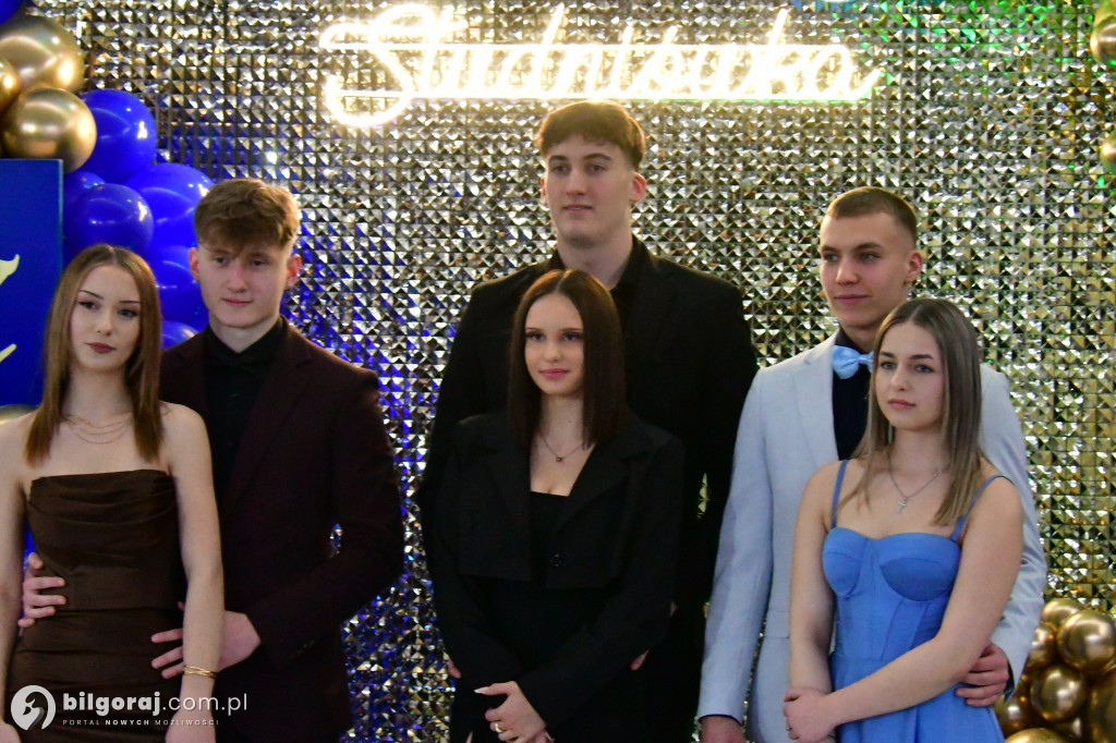 Studniówka RCEZ 2026. Krok w dorosłość przy dźwiękach narodowego tańca