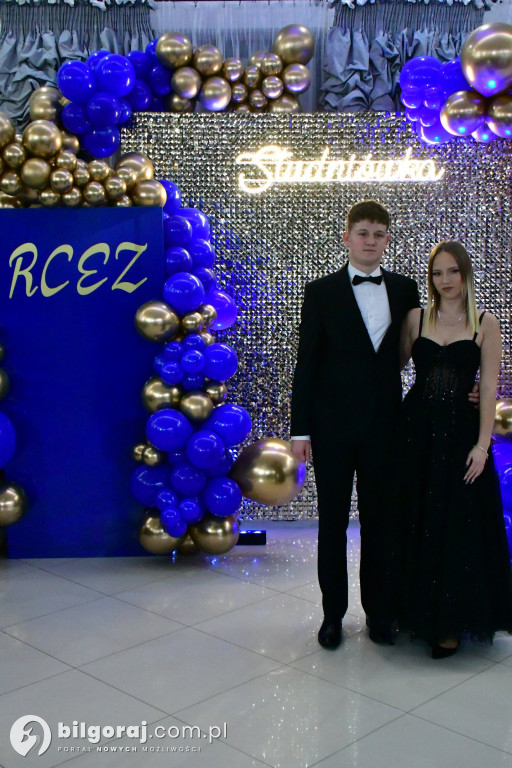 Studniówka RCEZ 2026. Krok w dorosłość przy dźwiękach narodowego tańca