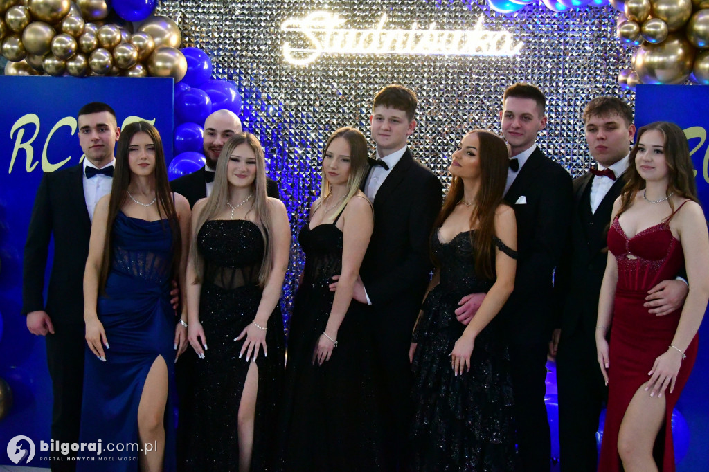 Studniówka RCEZ 2026. Krok w dorosłość przy dźwiękach narodowego tańca