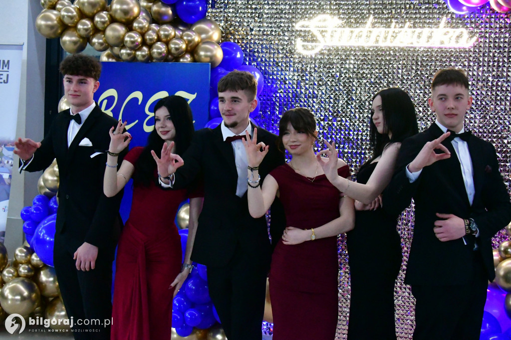 Studniówka RCEZ 2026. Krok w dorosłość przy dźwiękach narodowego tańca