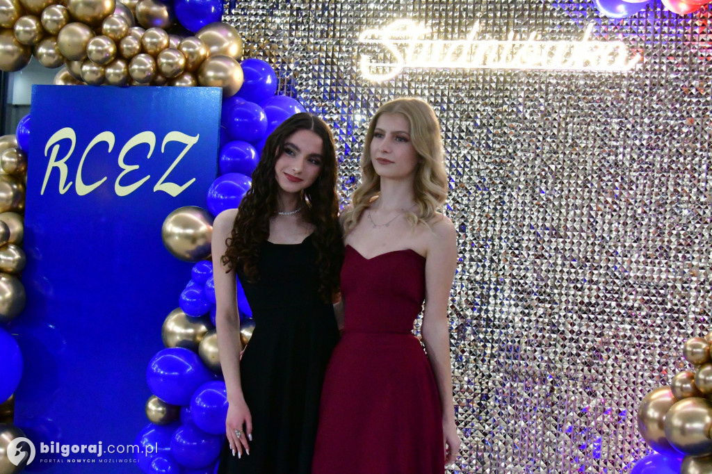 Studniówka RCEZ 2026. Krok w dorosłość przy dźwiękach narodowego tańca