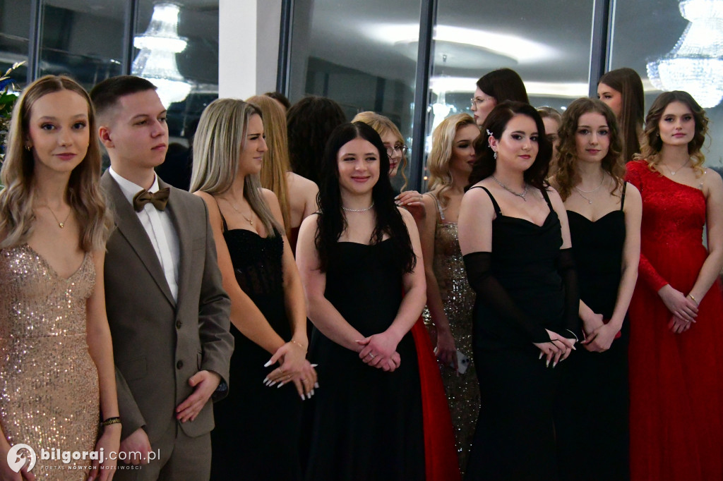 Studniówka RCEZ 2026. Krok w dorosłość przy dźwiękach narodowego tańca