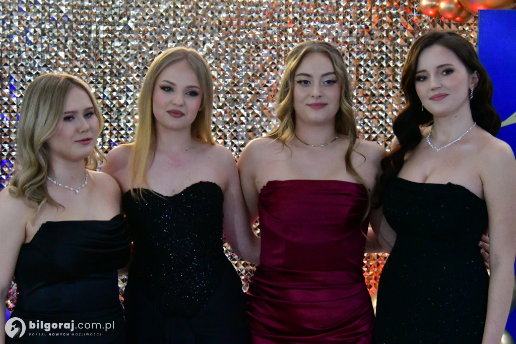 Studniówka RCEZ 2026. Krok w dorosłość przy dźwiękach narodowego tańca