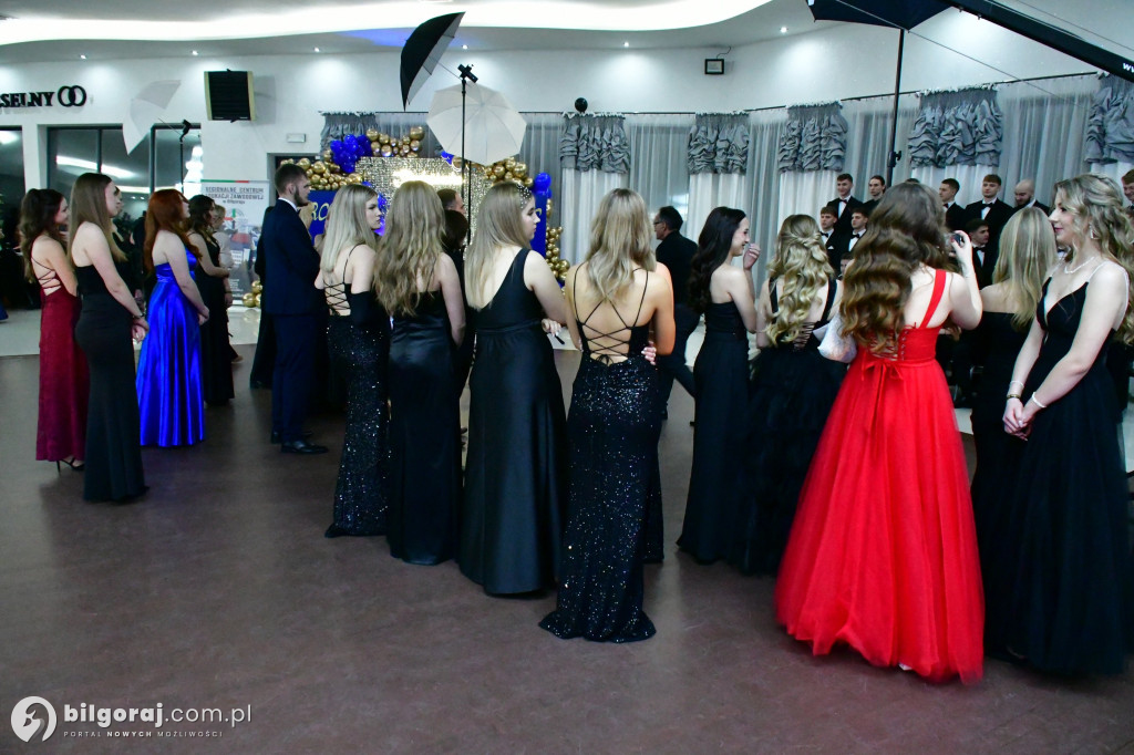 Studniówka RCEZ 2026. Krok w dorosłość przy dźwiękach narodowego tańca