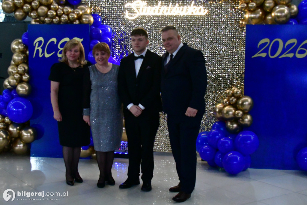 Studniówka RCEZ 2026. Krok w dorosłość przy dźwiękach narodowego tańca