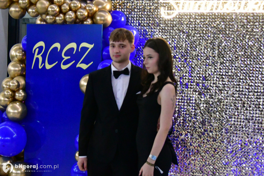 Studniówka RCEZ 2026. Krok w dorosłość przy dźwiękach narodowego tańca