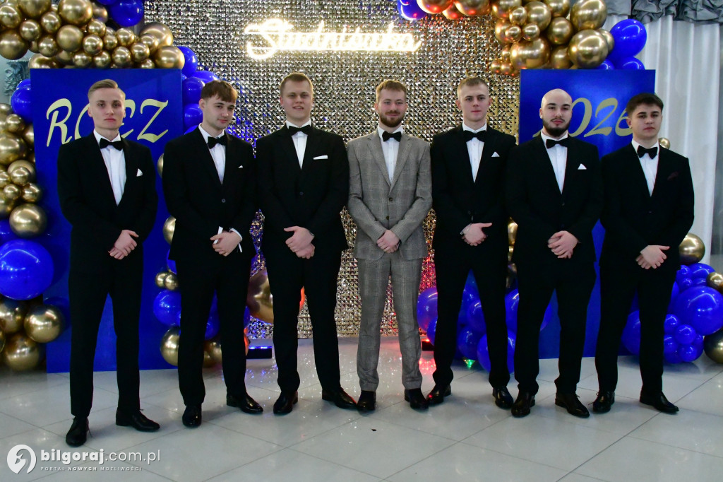 Studniówka RCEZ 2026. Krok w dorosłość przy dźwiękach narodowego tańca