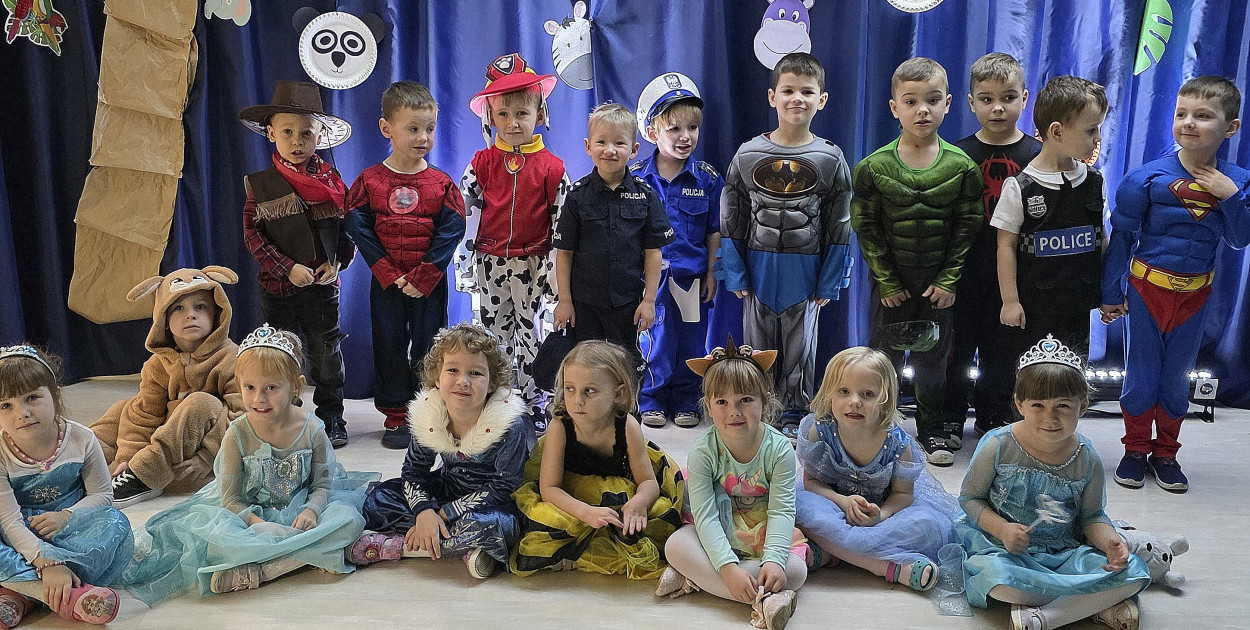 Piraci, księżniczki i superbohaterowie opanowali parkiet w Przedszkolu nr 2